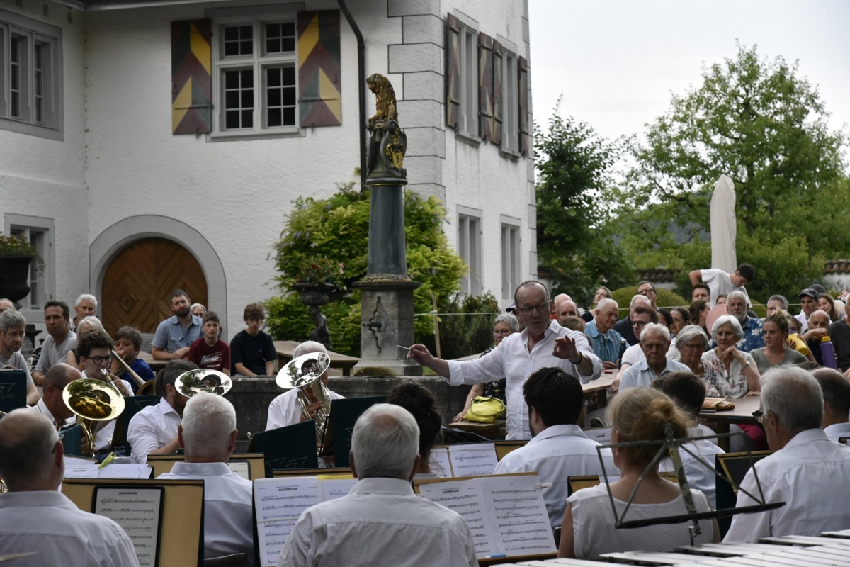 Thomas Fischer dirigierte zum 13. Mal die Serenade im Flaacher Schlosshof.