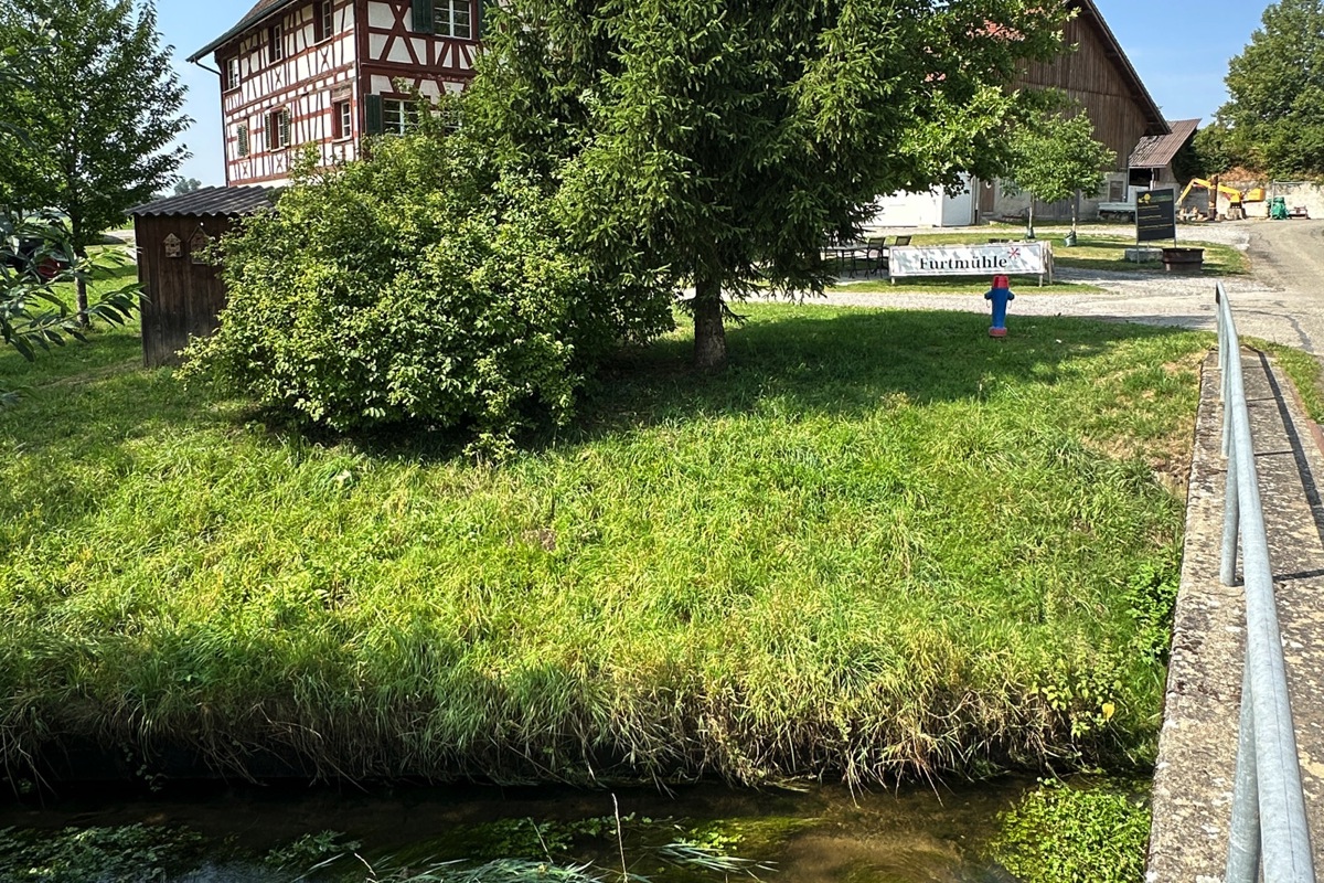 Führt der Mülibach bei der Messstation Furtmühle (auf Thurgauer Gebiet heisst er Geisslibach) weniger als 89 Liter pro Sekunde, verbietet der Kanton die Grundwasserentnahme. Klicken Sie auf das Bild für die Vollansicht.