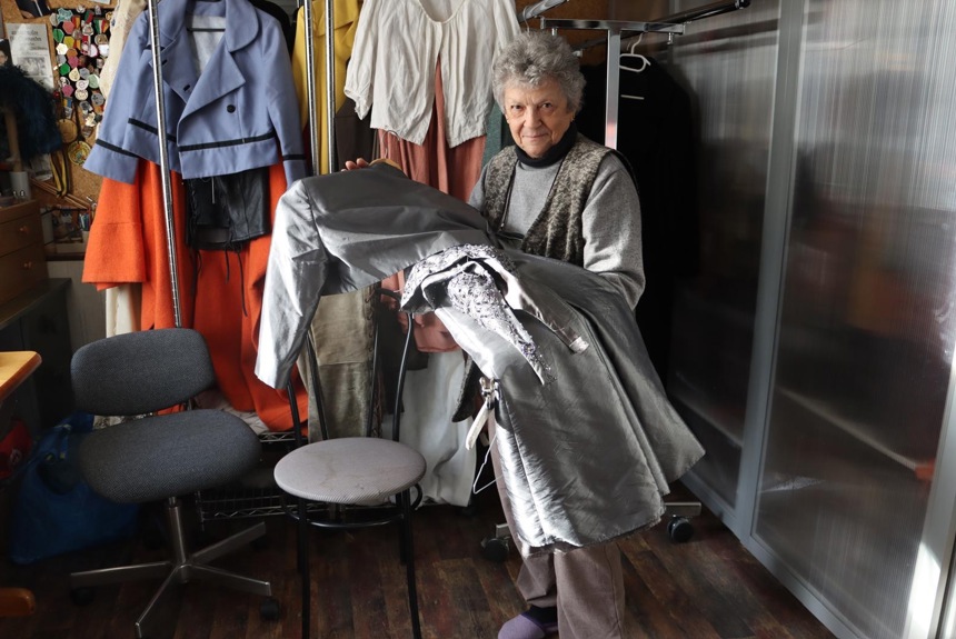 1601 5 Anna Schneider St18