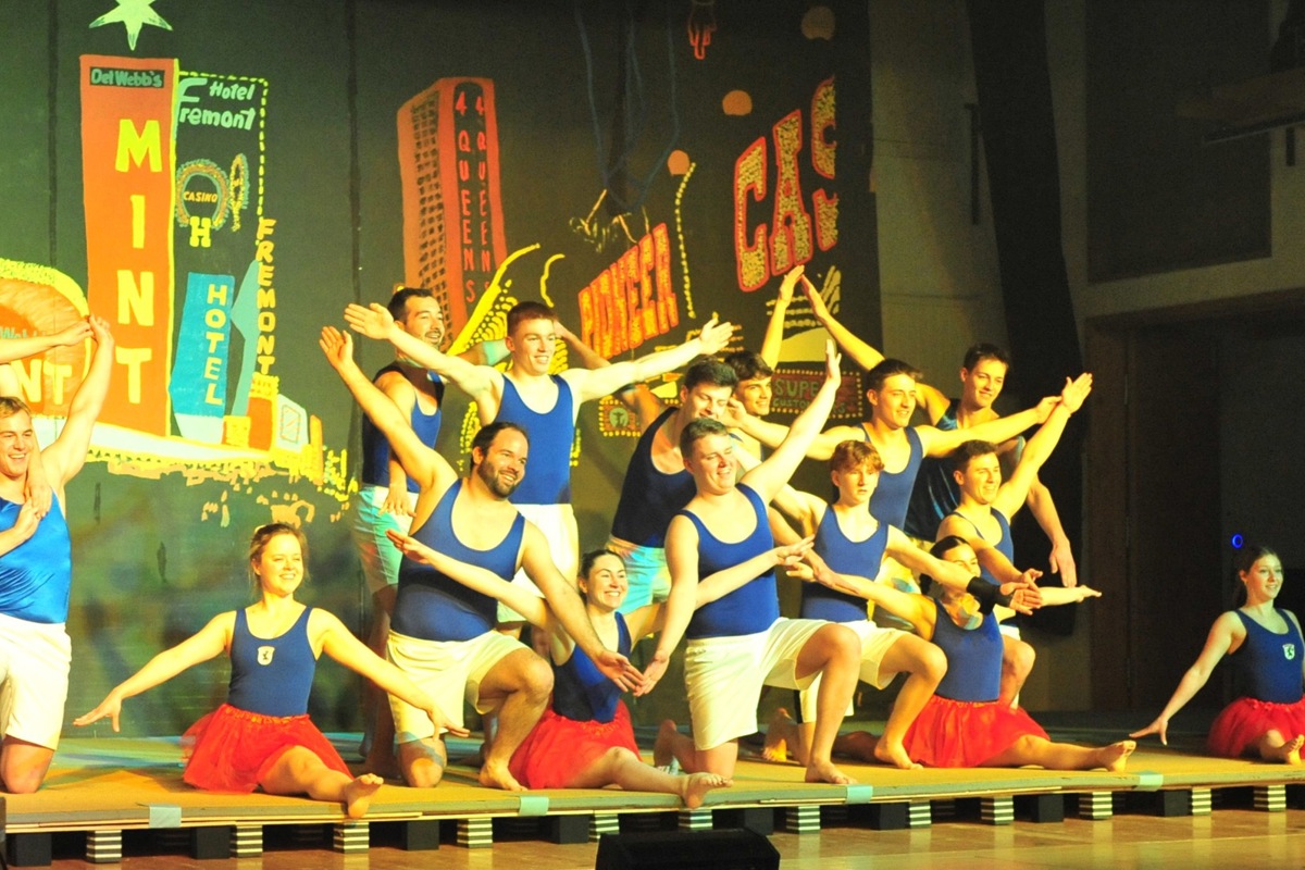 Die Dägerler Turnfamilie schlüpfte auf der Suche nach der «Perle vom Wyland» in unterschiedlichste Kostüme und zeigte sowohl beeindruckende Turndarbietungen als auch schwungvolle Tänze.