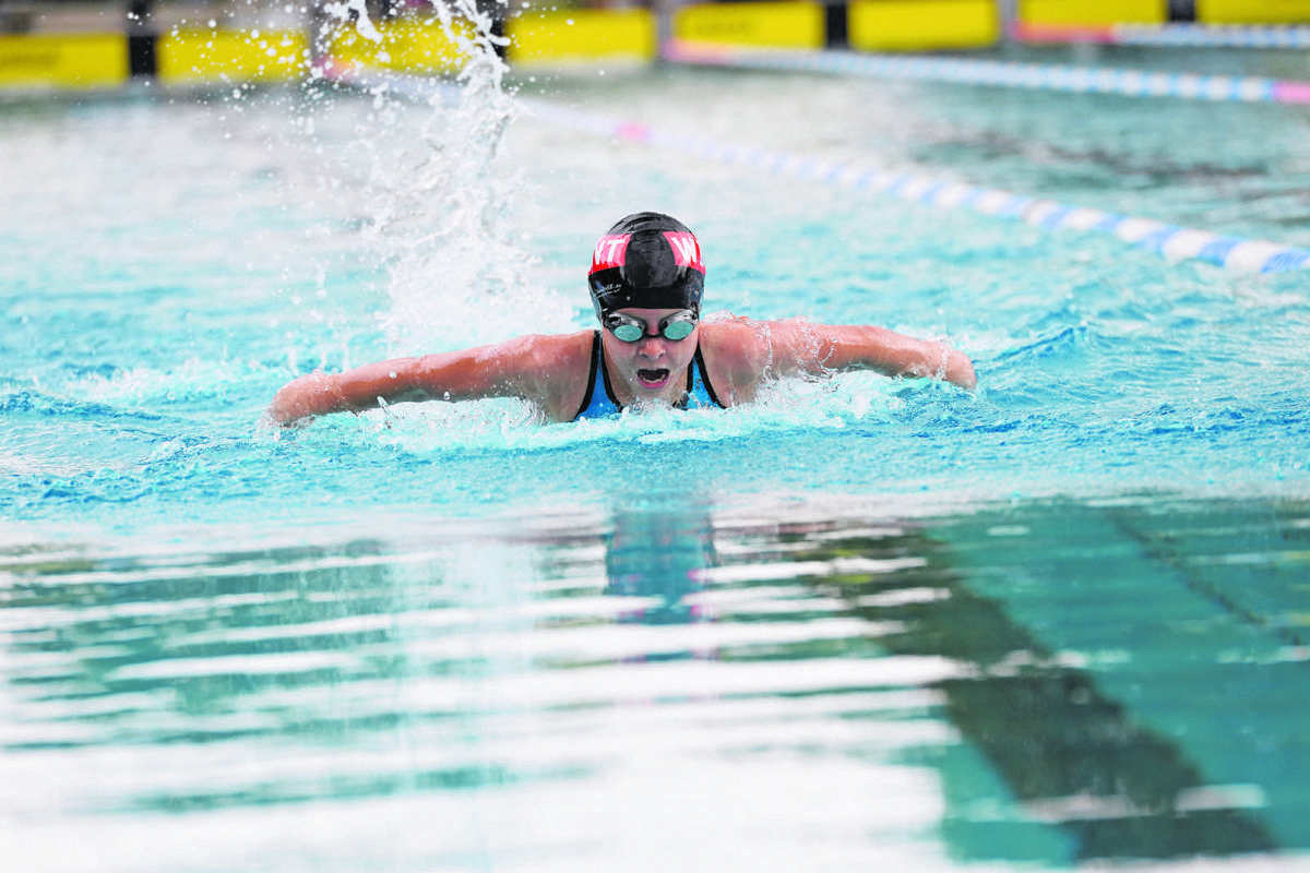 Nach einer zweijährigen Verletzungspause startet Emily Künzler im Schwimmen voll durch und hat Chancen