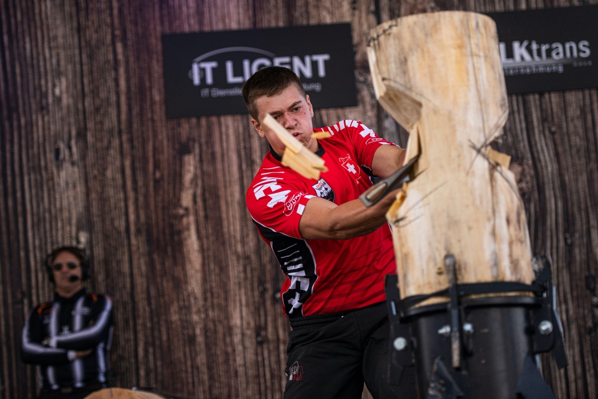 Oliver Reinhard aus Waltalingen gehört zu den besten Timbersportlern des Landes und feiert auch international Erfolge.