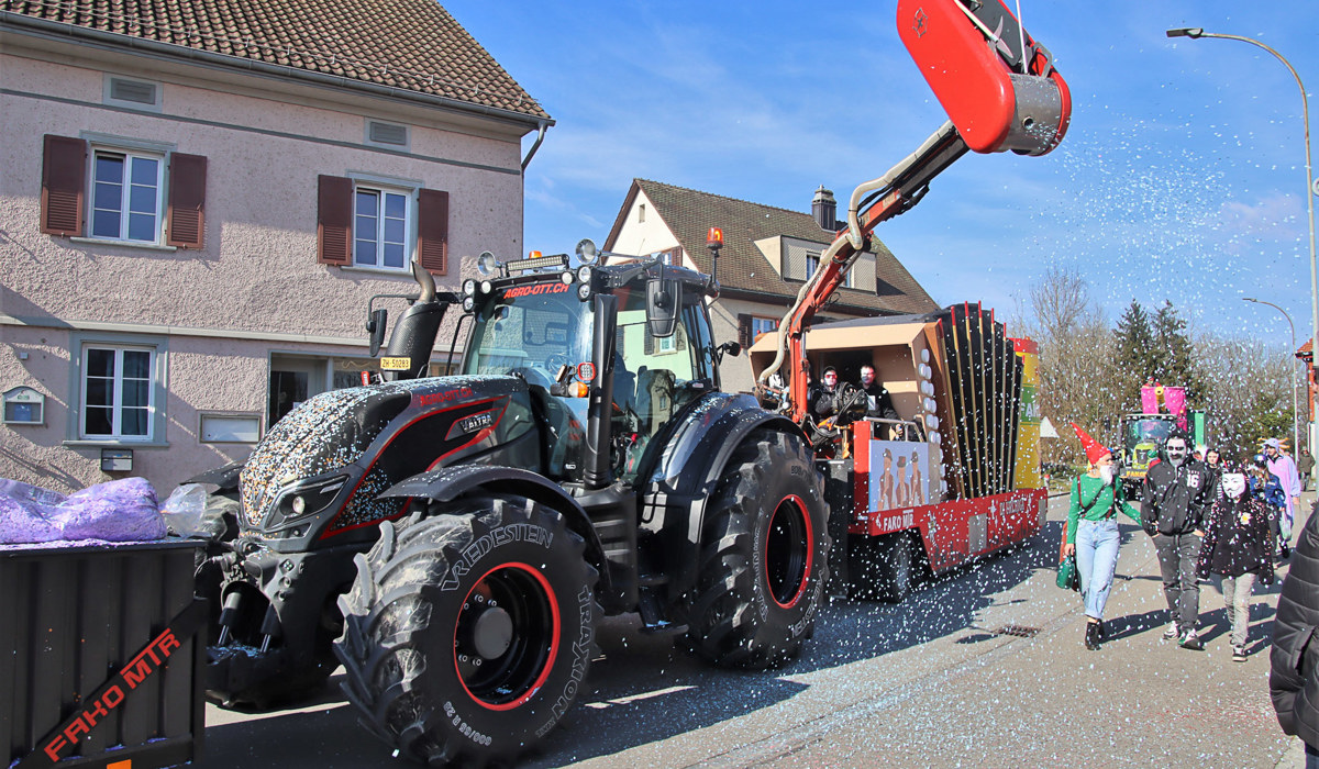 0403 3 Rheinau Fasnacht 25 Umzug Sujetwagen