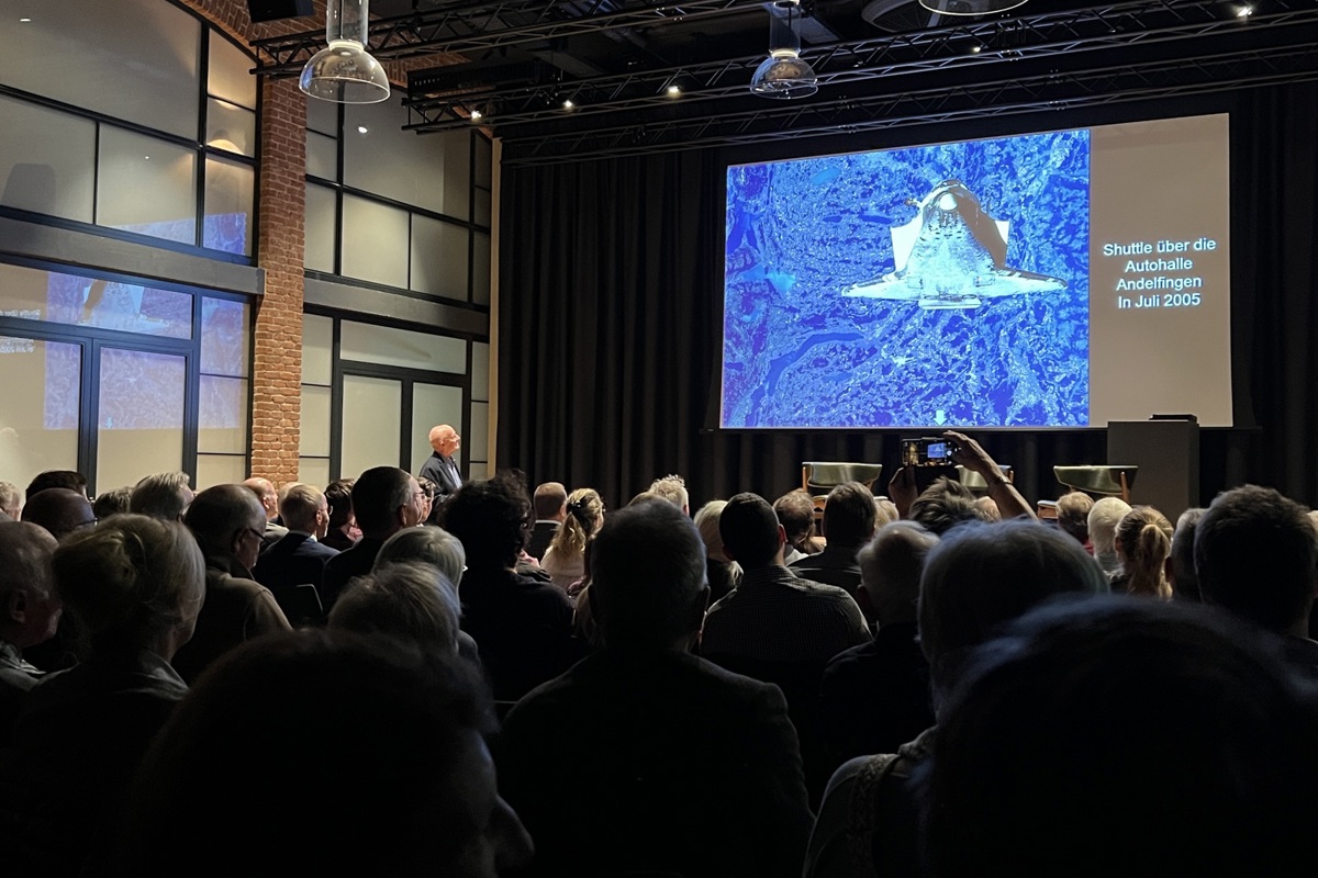 Claude Nicollier brachte Begeisterung für die Raumfahrt und spektakuläre Bilder in die «Autohalle».