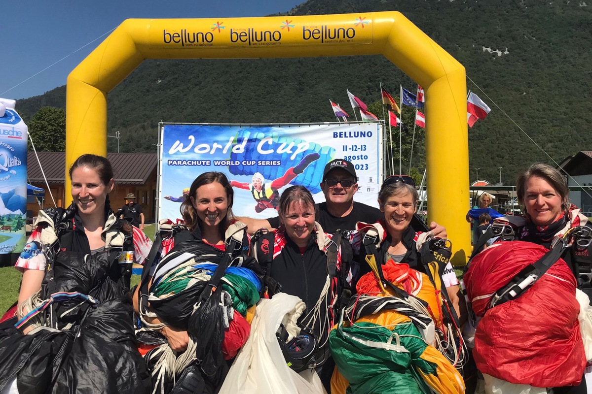 Die Henggarterin Claudia Grätzer (Mitte) und ihr Schweizer Frauenteam Paradodendro brillierten in Belluno.