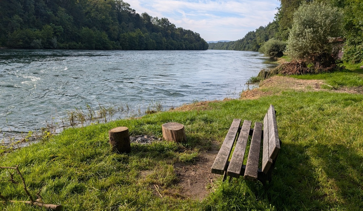 21_nach-einem-laengeren-sehr-spassigen-abschnitt-ist-wieder-einmal-zeit-fuer-eine-kurze-pause-direkt-am-rhein.jpg